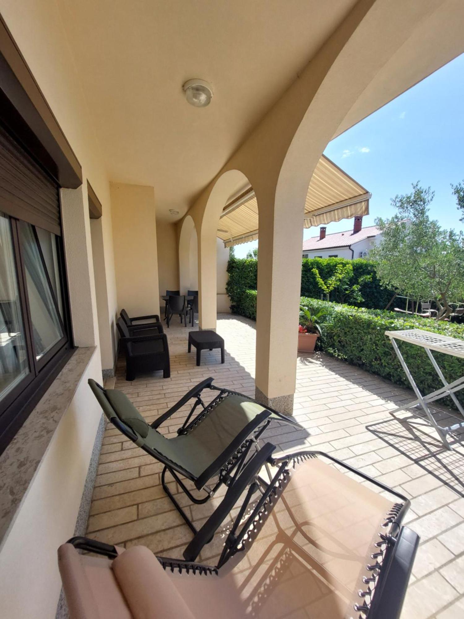 Apartmani Paradiso Krk Town Exterior foto